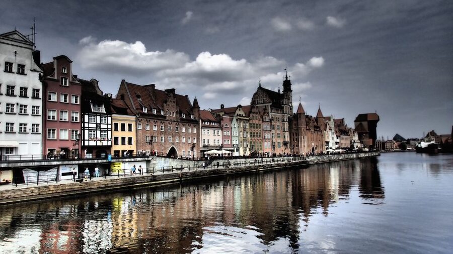 Gdańsk: Highlights Bike Tour - Ołowianka and the Motława waterfront