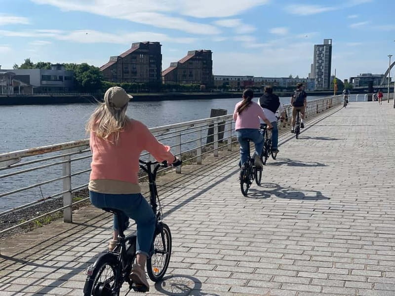 Glasgow: City Highlights Guided Bike Tour - Kelvingrove Museum and the park