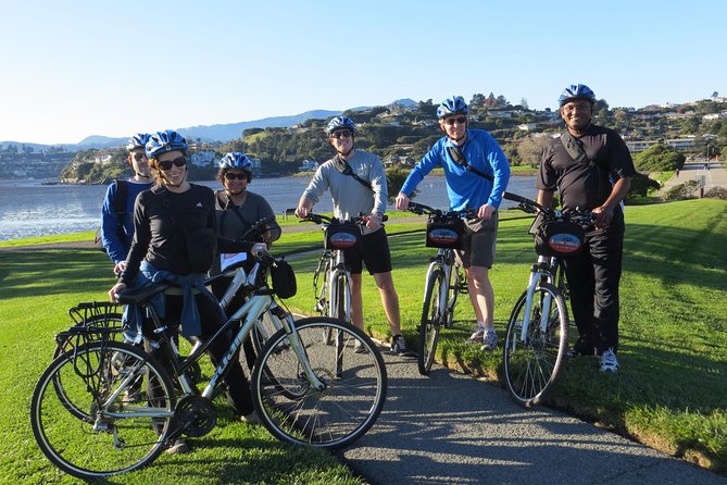 Golden Gate Bridge Guided Bicycle or E-Bike Tour from San Francisco to Sausalito - Rolling down into Sausalito