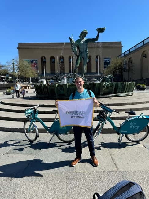 Gothenburg: City Highlights Bike Tour with Transfer - Haga gives the tour its most local flavor