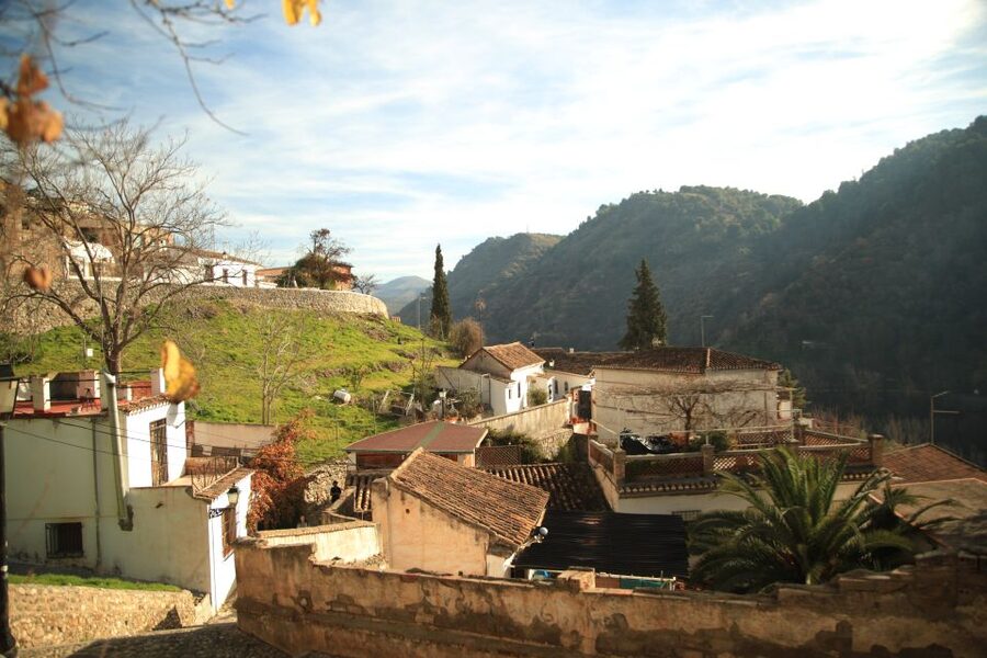 Granada: Albaicin and Sacromonte E-Bike Tour - Who should book this ride?