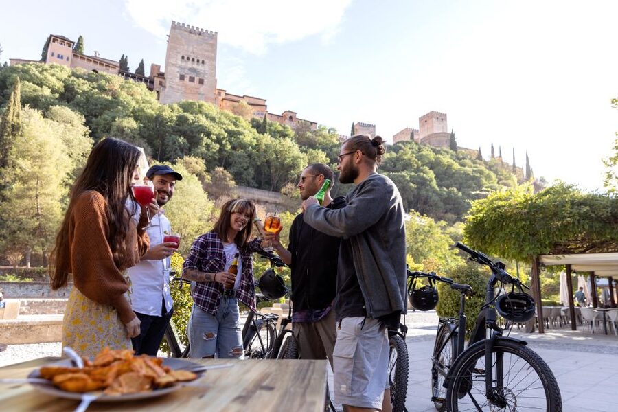 Granada: Highlights & Viewpoints eBike Tour with Tapas Break - What three hours can and cannot cover