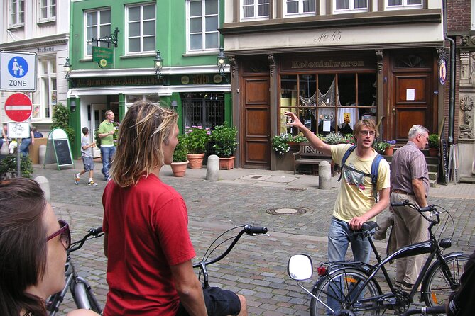 Guided Hamburg City Bike Tour - The Elbphilharmonie and the modern harbor