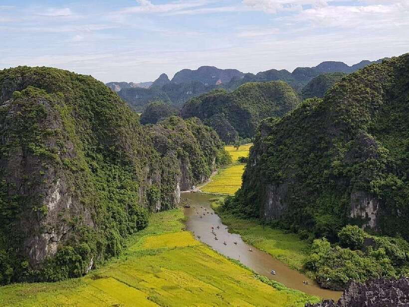 Ha Noi: Ninh Binh / Hoa Lu - Trang An - Mua Cave / Cycling - Trang An by traditional boat