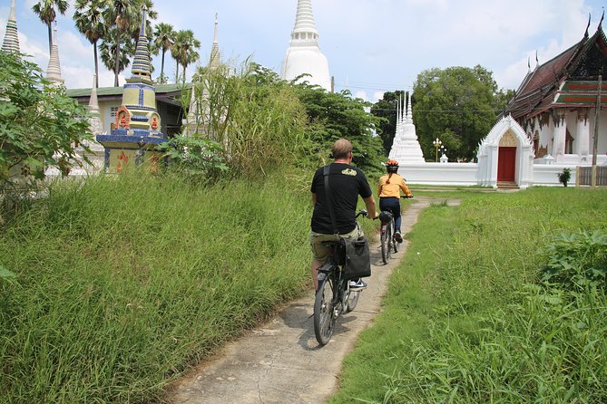Half-Day Ayutthaya City Cultural Bike Tour - Wat Mahathat and the old city’s best-known image