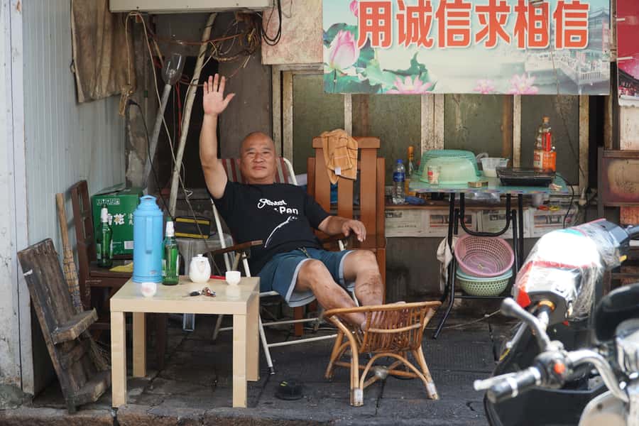 Half-Day Old Shanghai Small Group Bike Tour (Day & Night) - Food is not included, but local stops may happen