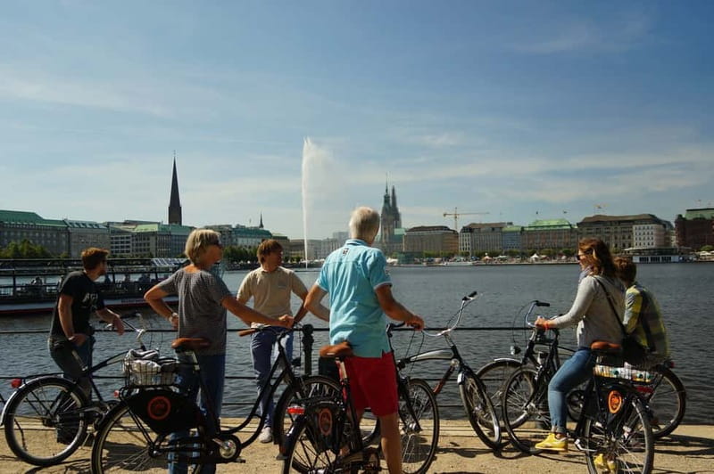 Hamburg 3-Hour Bike Tour - Speicherstadt and HafenCity by bicycle