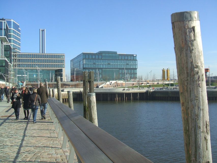 Hamburg: Bike Tour of the Speicherstadt & Old Harbor - Returning through the old Elbe Tunnel