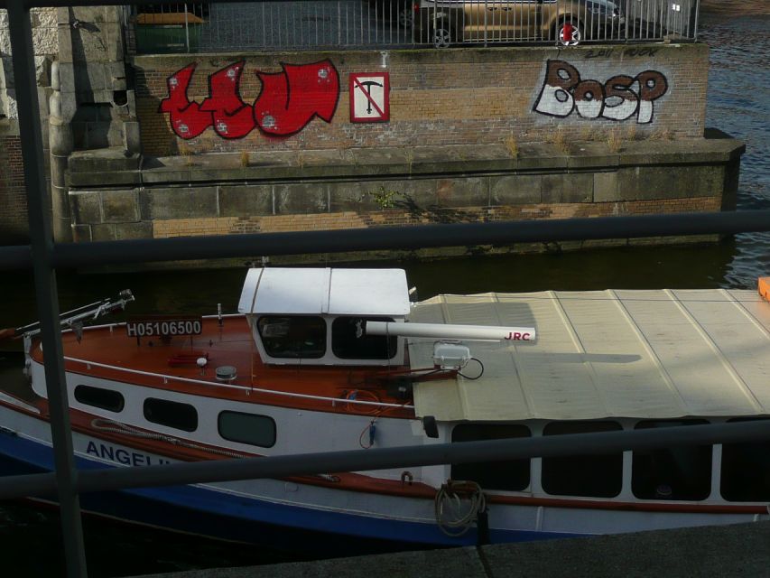 Hamburg: Bike Tour of the Speicherstadt & Old Harbor - Chile House and the first taste of Hamburg’s old city