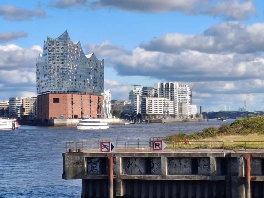 Hamburg: City Tour by Bike with Elbphilharmonie incl. Bike - HafenCity and the Elbphilharmonie