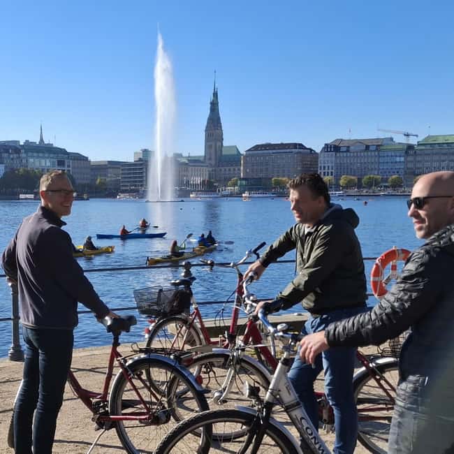 Hamburg: City Tour by Bike with Elbphilharmonie incl. Bike - St. Pauli Piers and the ride back