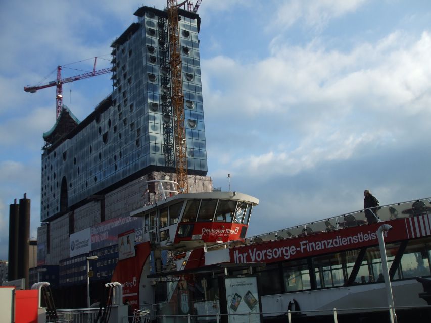 Hamburg: City Tour by Bike with Elbphilharmonie incl. Bike - Alster views and Hamburg’s city center