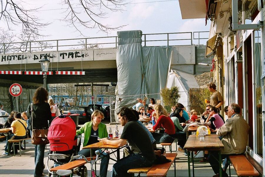 Hamburg: Downtown, Alster & Creative Neighborhoods by Bike - St. Pauli and Hafenstrasse