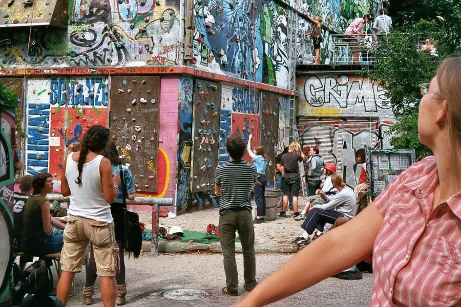 Hamburg: Downtown, Alster & Creative Neighborhoods by Bike - Münzviertel and socially responsible city use