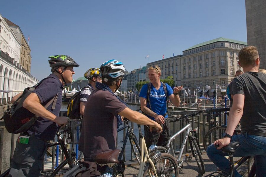 Hamburg: Guided Bike Tour - Historic Canals Meet HafenCity