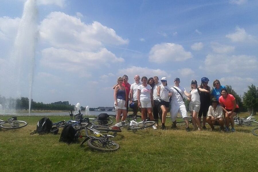 Hampton Court Palace: River Thames Bike Tour - Why this ride makes sense in London