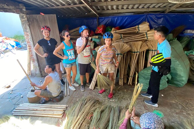 Hanoi Bicycle Tours: Half Day Bicycle Tours Hanoi Countryside - Village crafts, markets, and tropical fruit