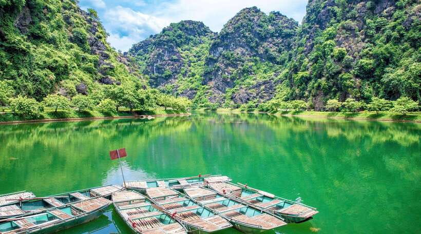 Hanoi: Ninh Binh, Tam Coc, Mua Cave & Hoa Lu with cycling - What this Ninh Binh day trip is really like