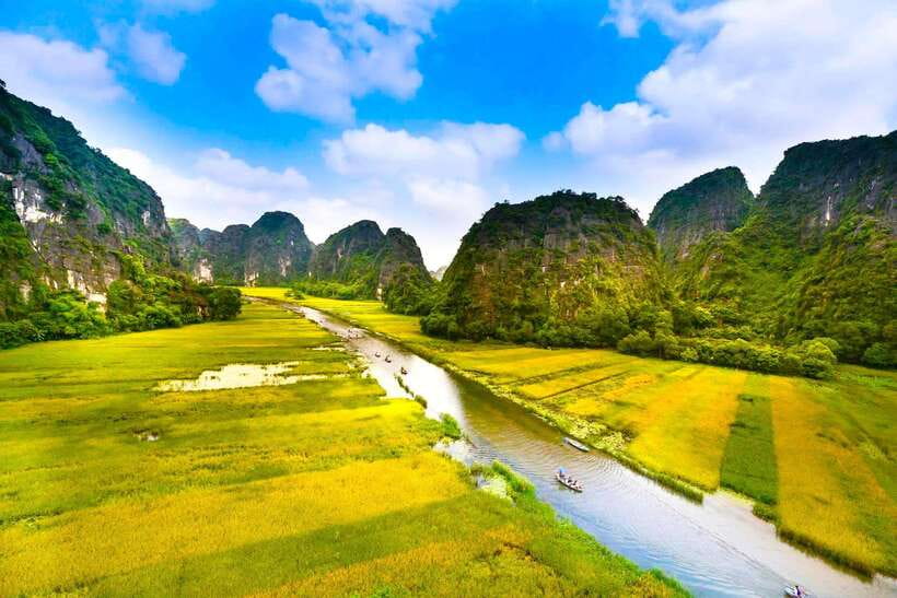 Hanoi: Ninh Binh, Tam Coc, Mua Cave & Hoa Lu with cycling - Mua Cave and the 500-step climb
