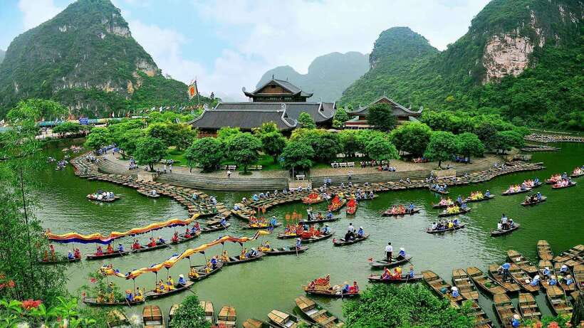 Hanoi:Ninh Binh-Trang An-Mua Cave-Hoa Lu&Cycling BEST SELLER - A substantial buffet lunch