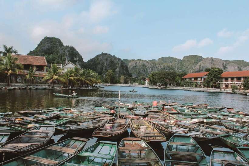 Hanoi:Ninh Binh-Trang An-Mua Cave-Hoa Lu&Cycling BEST SELLER - Trang An by boat, through caves and cliffs