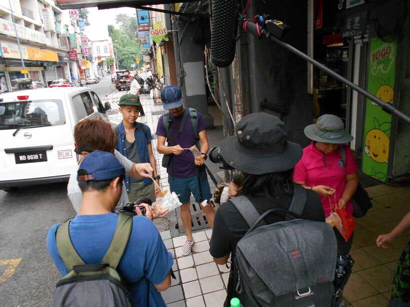 Hidden Kuala Lumpur: 4-Hour Bike Tour - Riding into Kuala Lumpur’s narrow lanes