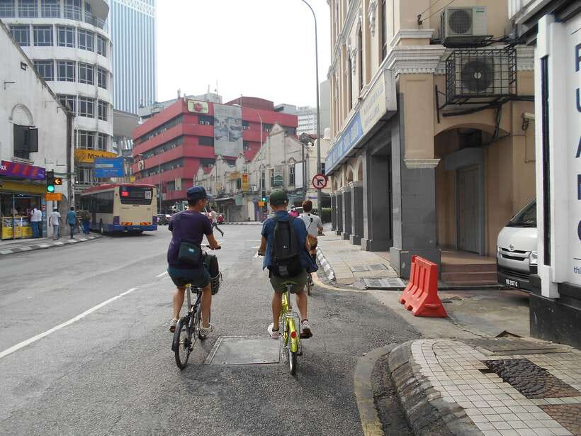 Hidden Kuala Lumpur: 4-Hour Bike Tour - Petaling Street and a proper start to the morning