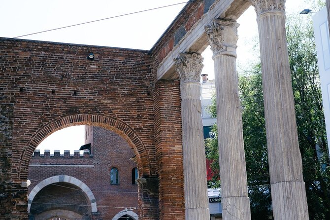 Highlights and hidden gems of Milan Bike Tour - Bikes, E-Bikes, and Who Should Join