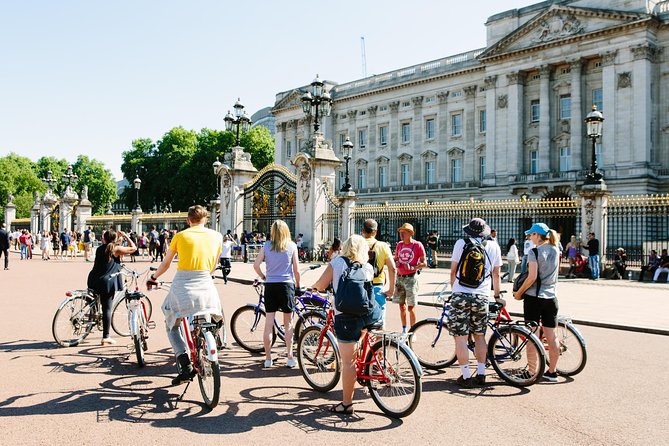 Highlights of Royal London Bike Tour including Hyde Park - Buckingham Palace and St. James’s Park