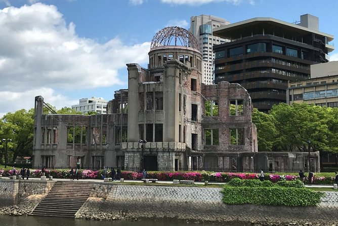 Hiroshima in a Nutshell: Morning Bike Adventure - The guides make the difference