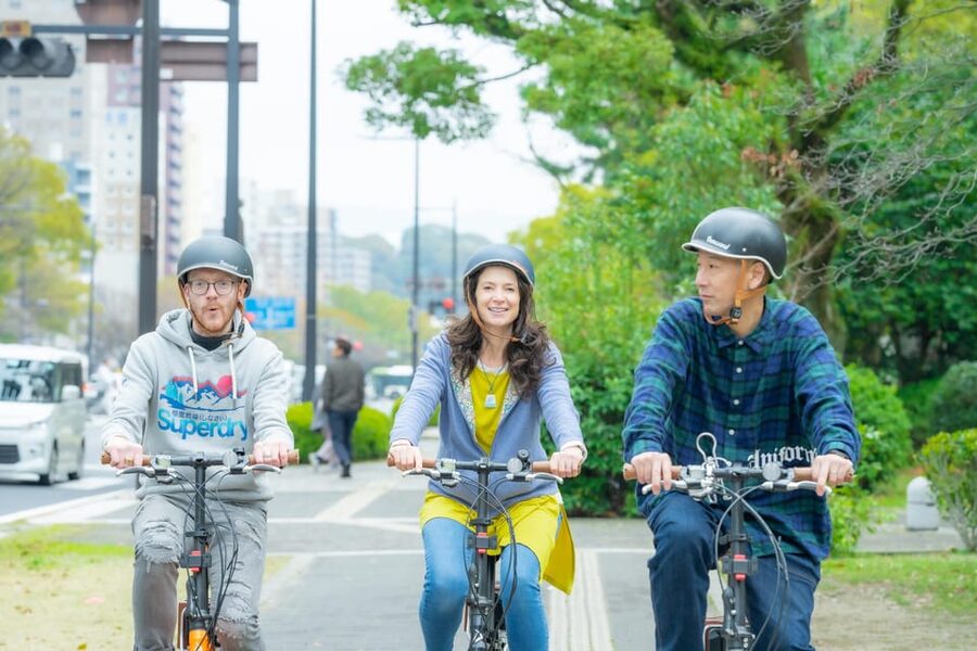 Hiroshima: Peace Cycling Tour with Local Guide - How heavy is the subject?