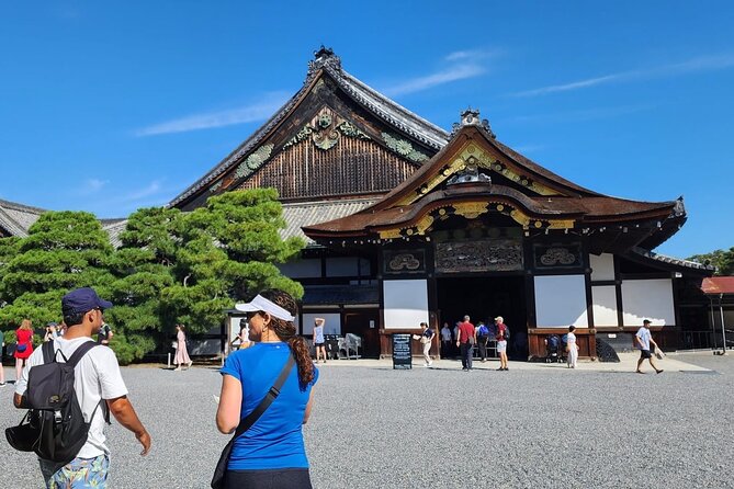 Historical Kyoto E-Bike Tour - Lunch, local food, and a cash reminder