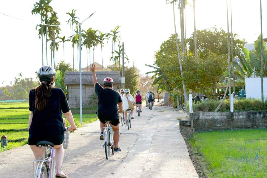 Hoi An Countryside Bike Tour- Tra Que Village & Basket Boat - Key points at a glance