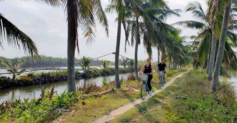 Hoi An: Private Villages Biking Tour with Meal - 8:00 departure through Hoi An’s quiet lanes