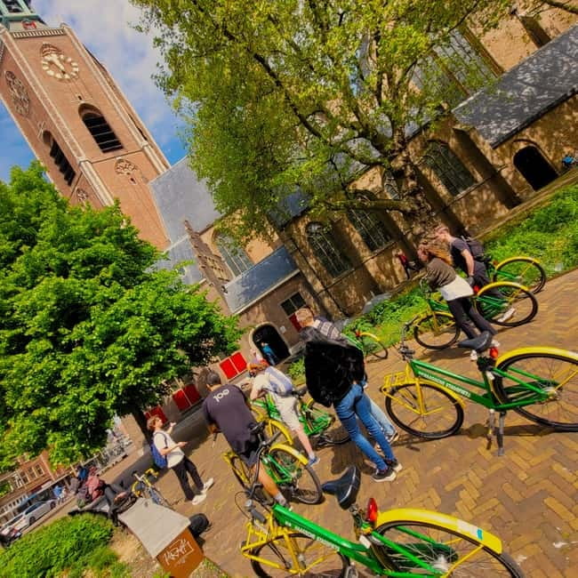 Interactive Safe 2,5hr Bike tour with Entertaining Guide - Who should book this bike tour?