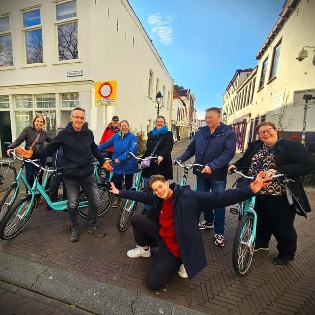Interactive Safe 2,5hr Bike tour with Entertaining Guide - Bierkade, Chinatown, and the old center