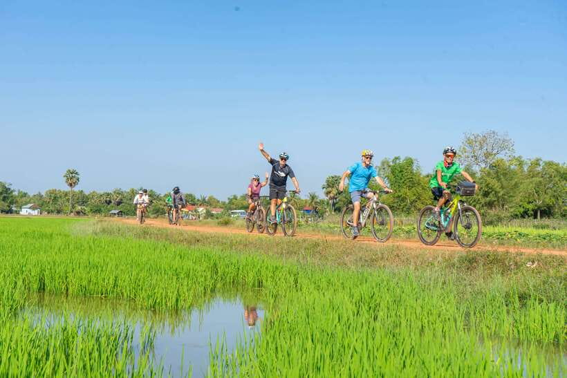 Kampong Phluk: Floating Village Sunset Bike Tour or E-Bike - Who should book this cycling day?