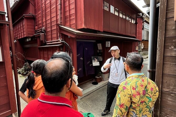 Kanazawa Half Day E-bike Tour - Nagamachi brings the tour back to the samurai era
