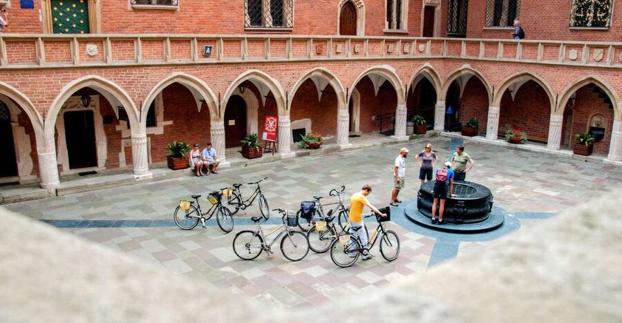 Krakow: Bike Tour of Old Town, Jewish Quarter and the Ghetto - Starting near Krakow’s Old Town