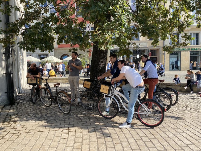 Krakow: Old Town Bike Tour with a Guide - Group Size, Weather, and the Pace of the Morning