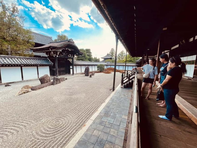 Kyoto: Fushimi Inari Shrine and Tofukuji Temple E-Bike Tour - The ride back along Kyoto’s river