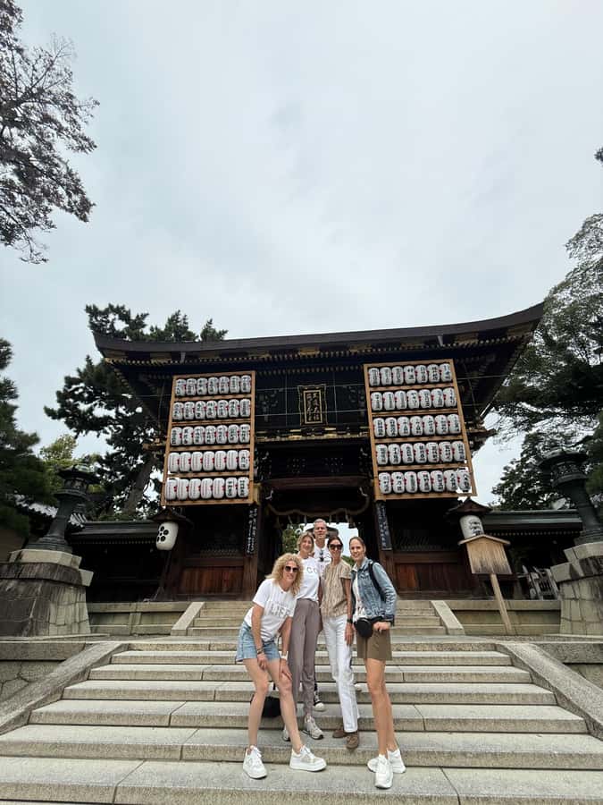 Kyoto: Memory Kyoto E-Bike Tour - Arashiyama Bamboo Forest: iconic, atmospheric, and busy
