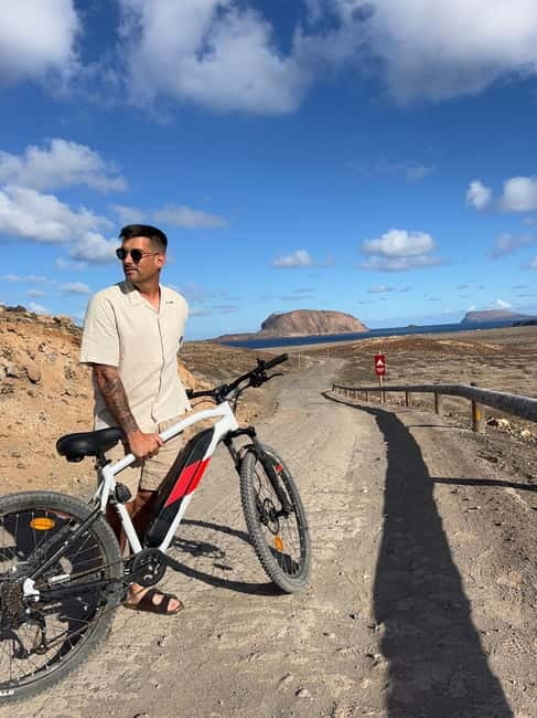 La Graciosa: Rent your ELECTRIC BIKE and explore the island at your own pace. - Why an electric bike works well on La Graciosa
