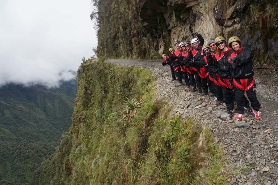 La Paz: Mountain Bike Down the World's Most Dangerous Road - The first 20 kilometers: fast asphalt and huge Andean views