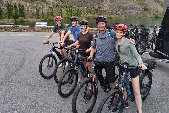 Lake Dunstan Cycleway Bike Rental With Return Luxury Shuttle - Is the e-bike worth the extra focus?