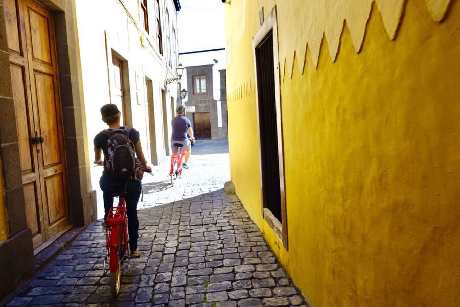 Las Palmas de Gran Canaria: Guided City Tour by Bike - The old market and Agaete coffee