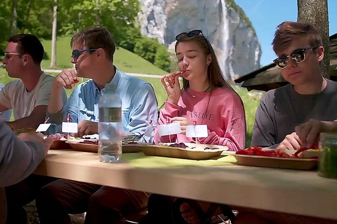 Lauterbrunnen Valley Waterfalls E-bike Tour with Swiss Picnic - Why this e-bike tour works so well
