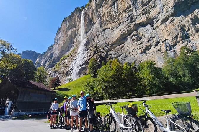 Lauterbrunnen Valley Waterfalls E-bike Tour with Swiss Picnic - Staubbach Waterfall, Lauterbrunnen’s great landmark