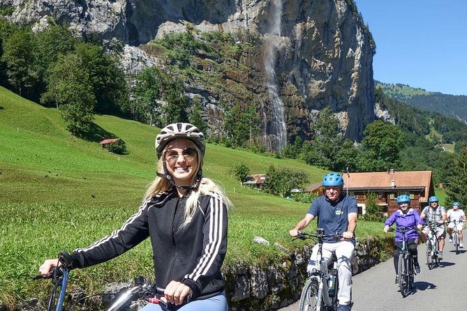 Lauterbrunnen Valley Waterfalls E-bike Tour with Swiss Picnic - Starting in Interlaken at Flying Wheels