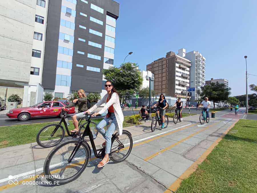 Lima Bike Tour: La Costa Verde & Jesus Statue in Chorrillos - Barranco’s murals and the Bridge of Sighs